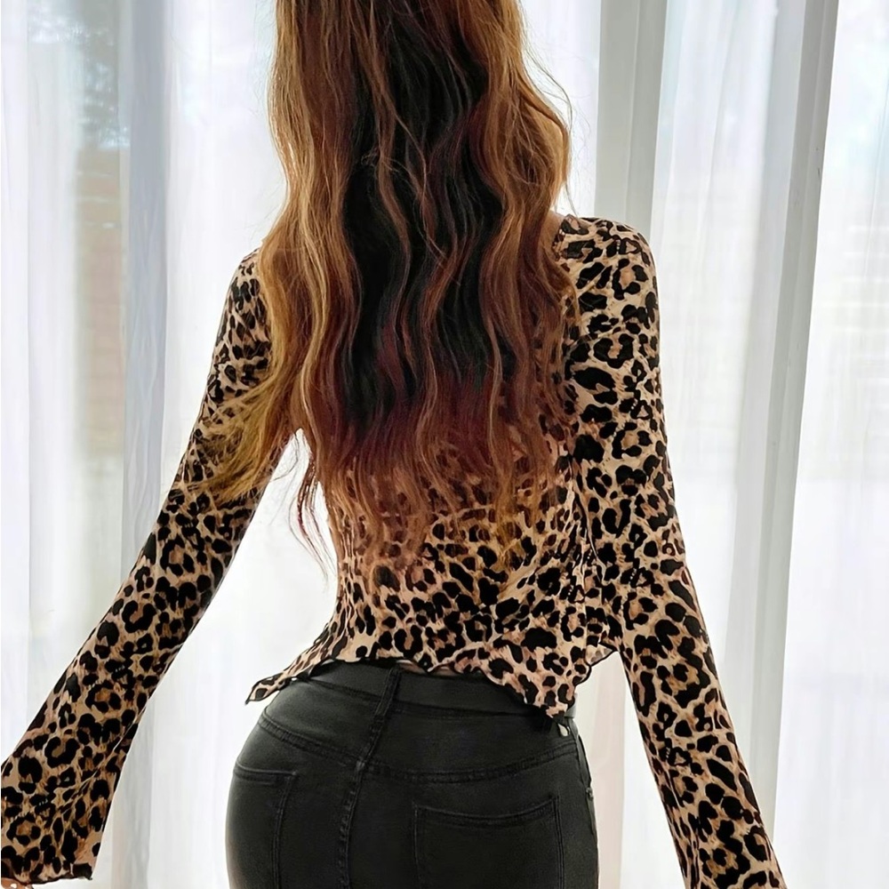 Leopard Print Ruched Women's Top - Picture 4 of 7